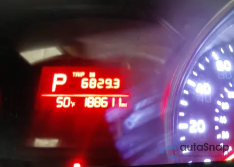 2015 Kia Sedona Lx из США, поврежденный, VIN KNDMB5C13F6020357